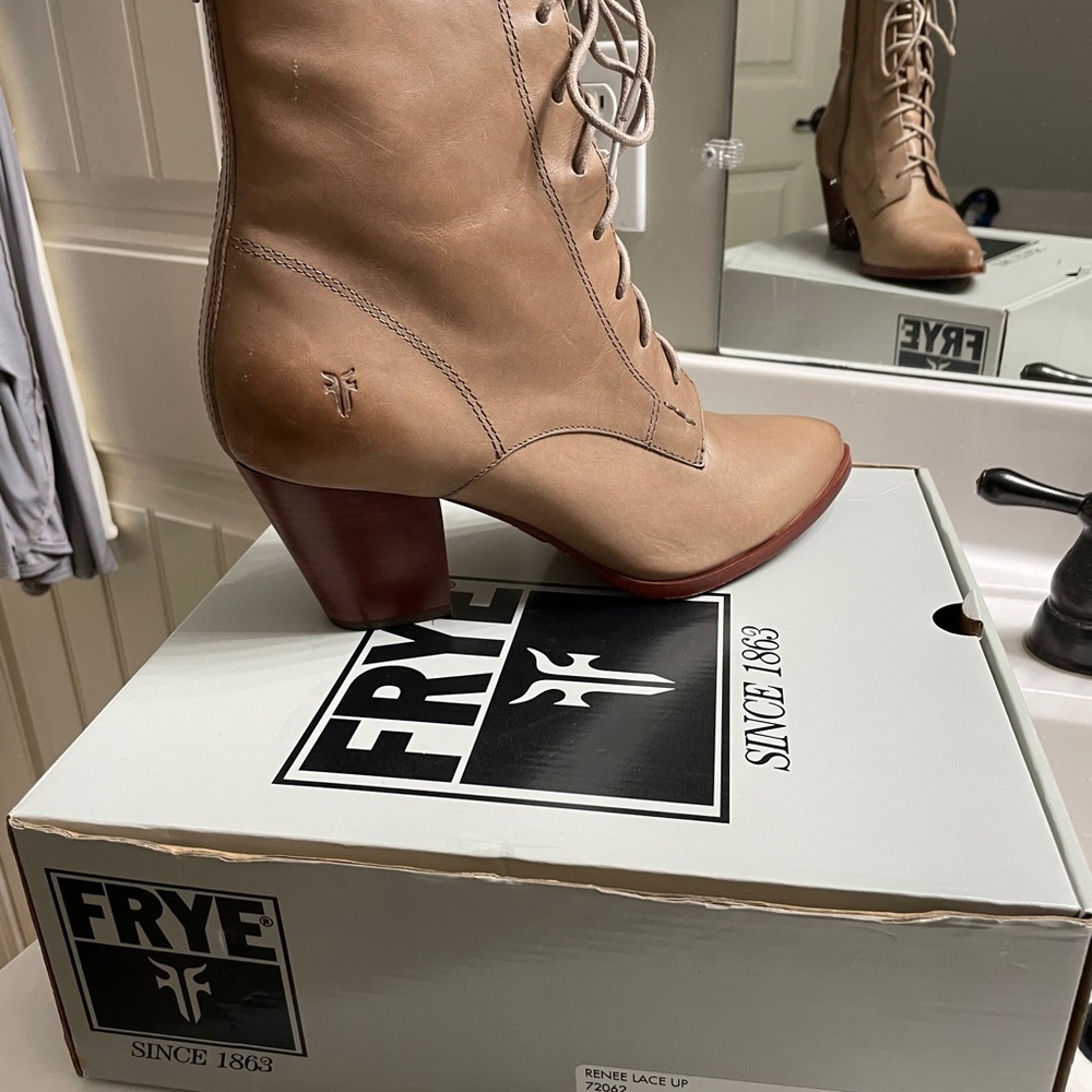 Frye Women's Lace Up Tan Boots